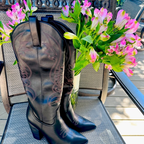 Country Western Boot - Picture 2 of 6